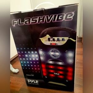 Pyle Sound system with mic.